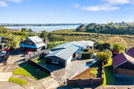 Photo of property in 1/18 Davita Place, Farm Cove, Auckland, 2012