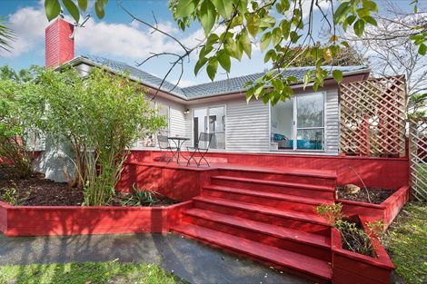 Photo of property in 14 Kaweka Street, New Lynn, Auckland, 0600