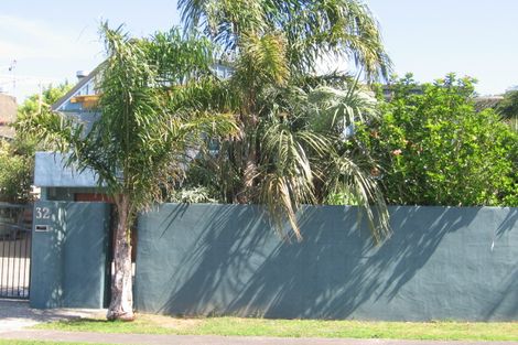 Photo of property in 28 Churchill Road, Murrays Bay, Auckland, 0630