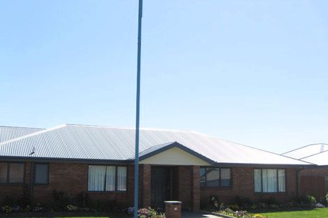 Photo of property in 75 Coolspring Way, Redwood, Christchurch, 8051