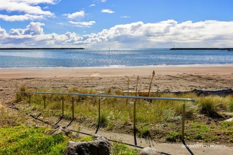 Photo of property in 14 South Road, Moturoa, New Plymouth, 4310