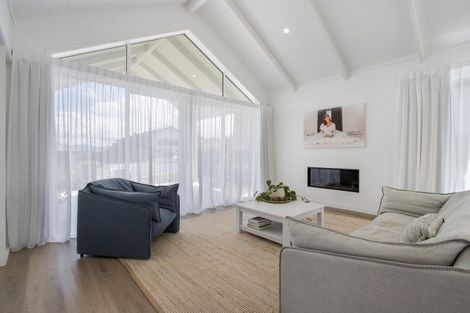 Photo of property in 2 Goldstone Place, Omokoroa, 3114