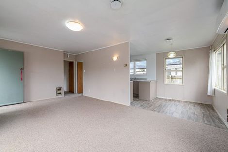 Photo of property in 55 Taioma Crescent, Te Atatu Peninsula, Auckland, 0610