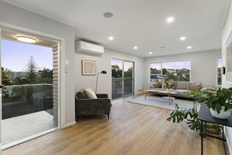 Photo of property in 11 Redwood Drive, Massey, Auckland, 0614