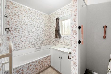 Photo of property in 1 Hilton Road, St Andrews, Hamilton, 3200