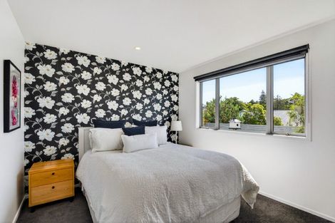 Photo of property in 7 Enfield Road, Hospital Hill, Napier, 4110