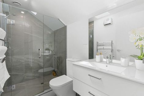 Photo of property in 1/58 Division Street, Riccarton, Christchurch, 8041