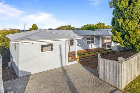 Photo of property in 1 Japonica Drive, Beach Haven, Auckland, 0626