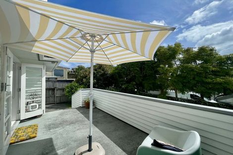 Photo of property in 57 Paynters Avenue, Strandon, New Plymouth, 4312