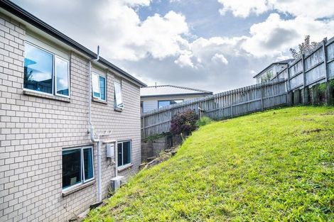 Photo of property in 130 Keri Vista Rise, Papakura, 2110