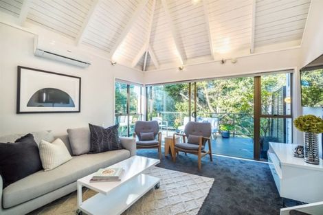 Photo of property in 27 Le Roy Terrace, Birkenhead, Auckland, 0626