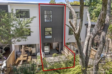 Photo of property in 29 Tokai Place, Glen Eden, 0602