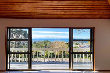Photo of property in 4 Dalmeny Close, Murrays Bay, Auckland, 0630