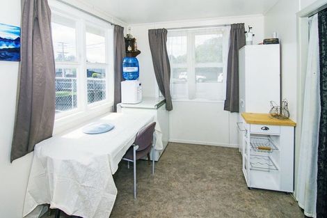 Photo of property in 63 River Road, Masterton, 5810