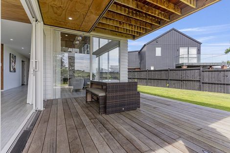 Photo of property in 88 Hayfield Way, Karaka, Papakura, 2113