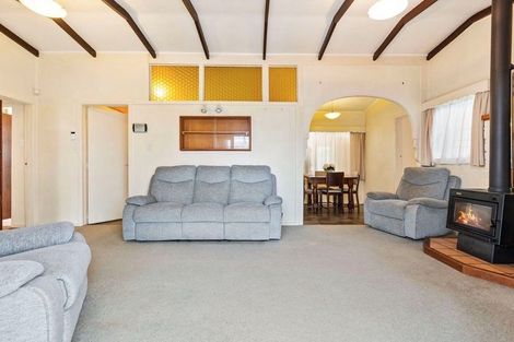 Photo of property in 128 Archibald Road, Kelston, Auckland, 0602