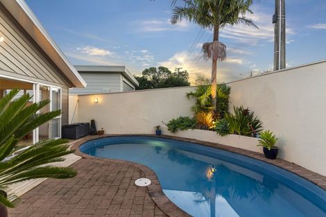 Photo of property in 82 Arran Road, Browns Bay, Auckland, 0630
