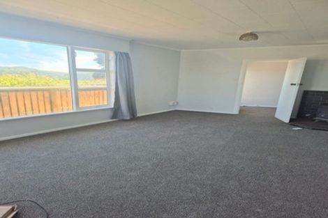 Photo of property in 32 Woodvale Grove, Fairfield, Lower Hutt, 5011