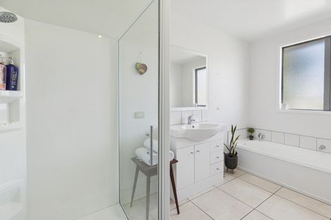 Photo of property in 22 Ethereal Crescent, Mount Pisa, Cromwell, 9383