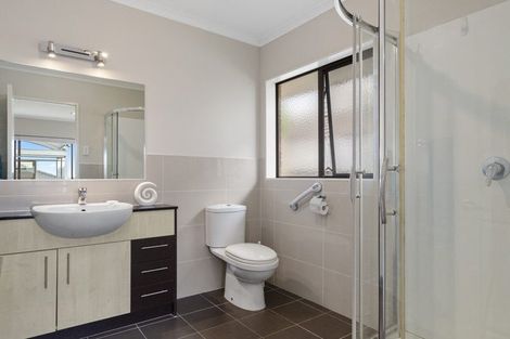 Photo of property in 16 Ludlow Place, Pukekohe, 2120