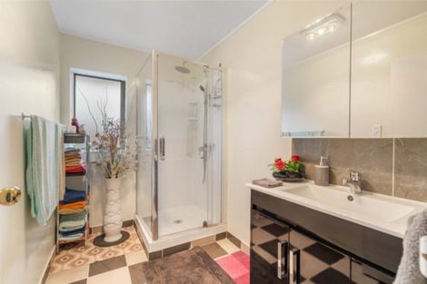 Photo of property in 2/27 Wai Iti Place, Clendon Park, Auckland, 2103