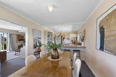 Photo of property in 43 Nevada Drive, Merrilands, New Plymouth, 4312