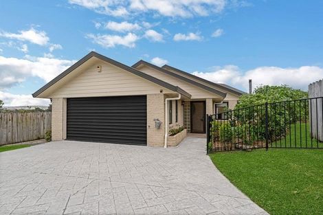 Photo of property in 12 Paradise Place, Pakuranga Heights, Auckland, 2010