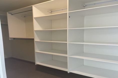 Photo of property in 14 Cayman Place, Unsworth Heights, Auckland, 0632