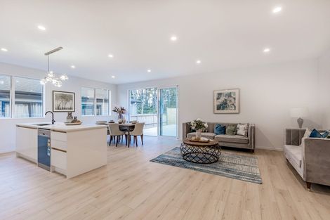 Photo of property in 28 Konoba Avenue, Kumeu, 0810