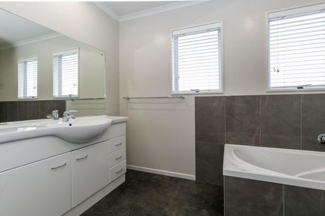 Photo of property in 39 Trigg Crescent, Taradale, Napier, 4112