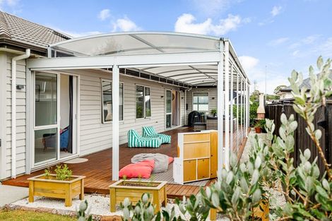 Photo of property in 9 Walter Ruddock Avenue, Kumeu, 0810