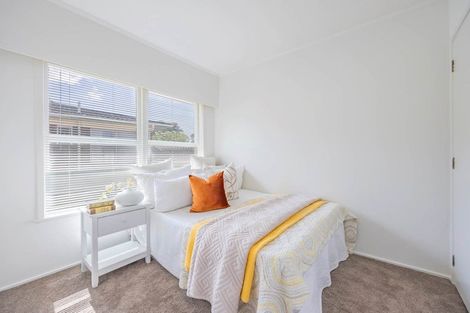 Photo of property in 2/5 Finn Place, Totara Vale, Auckland, 0629