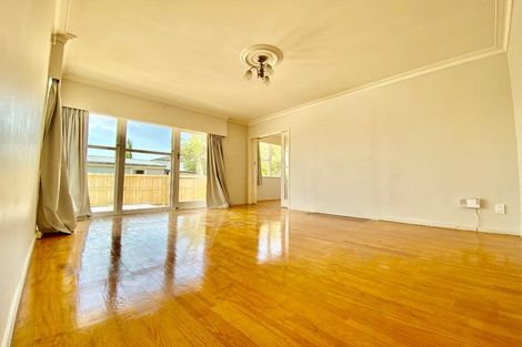 Photo of property in 15 Addington Avenue, Manurewa, Auckland, 2102