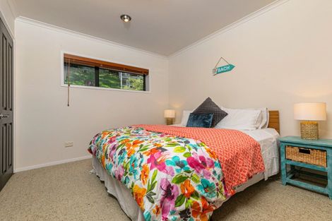 Photo of property in 65 Roberts Road, Matakatia, Whangaparaoa, 0930