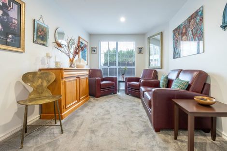 Photo of property in 99 Avonhead Road, Avonhead, Christchurch, 8042
