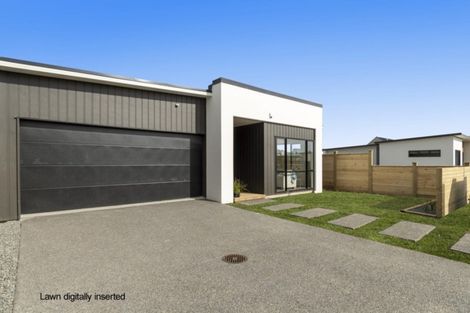 Photo of property in 16 Makura Drive, Papamoa Beach, Papamoa, 3118