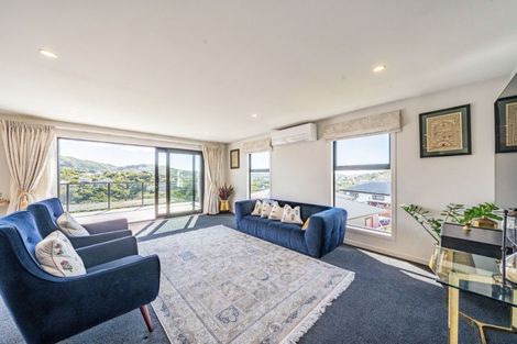 Photo of property in 3 Cirrus Close, Newlands, Wellington, 6037