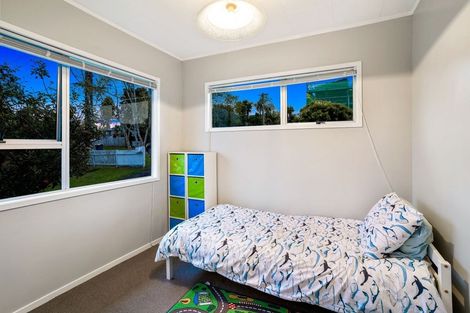 Photo of property in 9 Hepburn Road, Glendene, Auckland, 0602