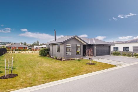 Photo of property in 50 Sherwin Avenue, Albert Town, Wanaka, 9305