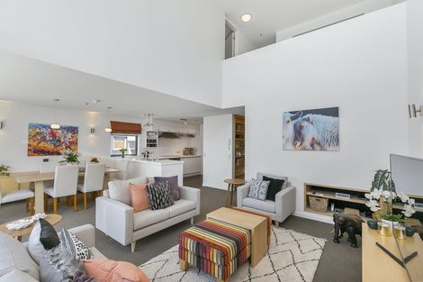 Photo of property in Montreaux Apartments, 10i/164 The Terrace, Wellington Central, Wellington, 6011