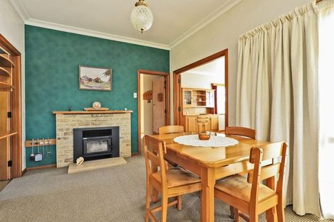 Photo of property in 437 Dalcross Street, Mayfair, Hastings, 4122