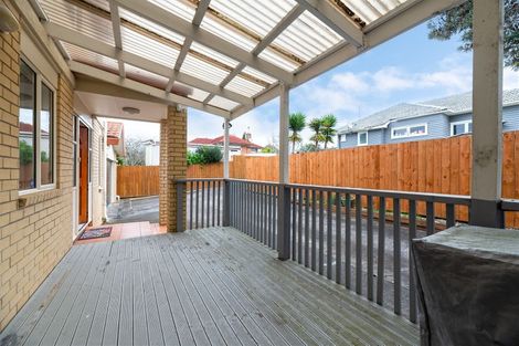 Photo of property in 1/137 Te Atatu Road, Te Atatu South, Auckland, 0610