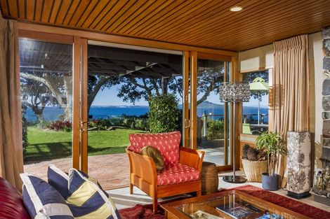 Photo of property in 275 Beach Road, Campbells Bay, Auckland, 0630