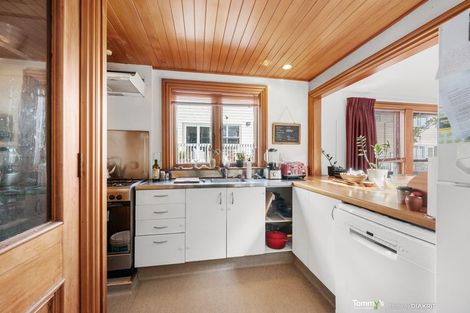 Photo of property in 56 Owen Street, Newtown, Wellington, 6021