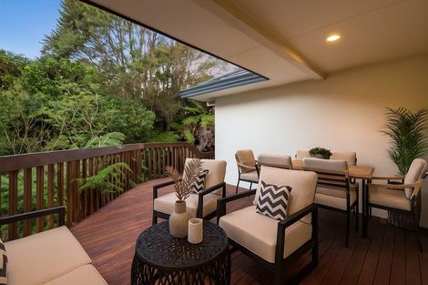 Photo of property in 11 Nottingham Place, Northcross, Auckland, 0630