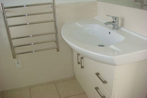 Photo of property in 5b Henry Street, Avondale, Auckland, 1026