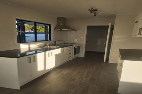 Photo of property in 2/12 Melleray Place, Randwick Park, Auckland, 2105