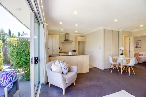 Photo of property in 2/335 Main South Road, Hornby, Christchurch, 8042