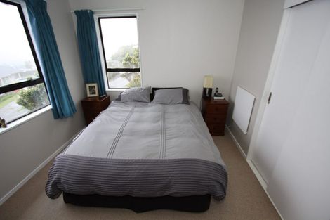 Photo of property in 15 Rice Crescent, Newlands, Wellington, 6037