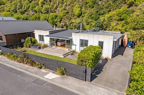 Photo of property in 505 Muritai Road, Eastbourne, Lower Hutt, 5013
